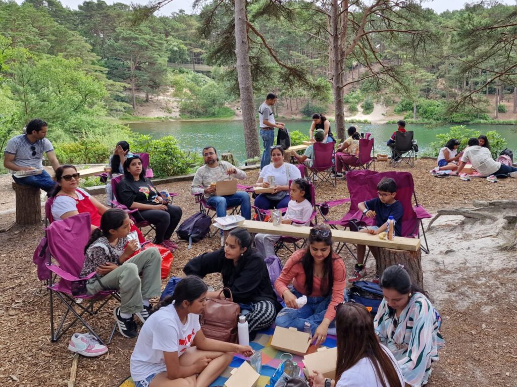 Group pf people enjoying lunch at the Blue pool